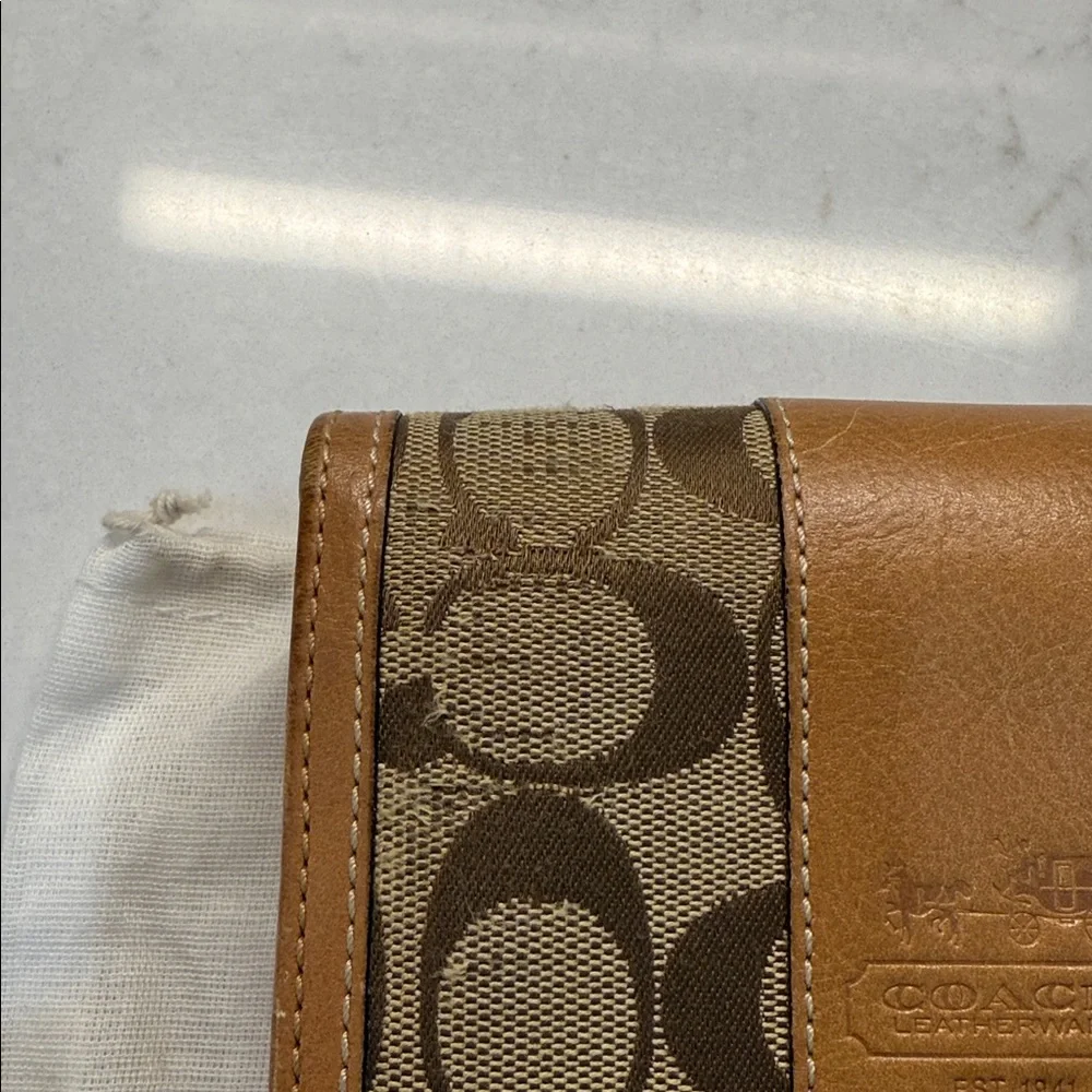 Coach Wallet and Dust Bag - Picture 8 of 9